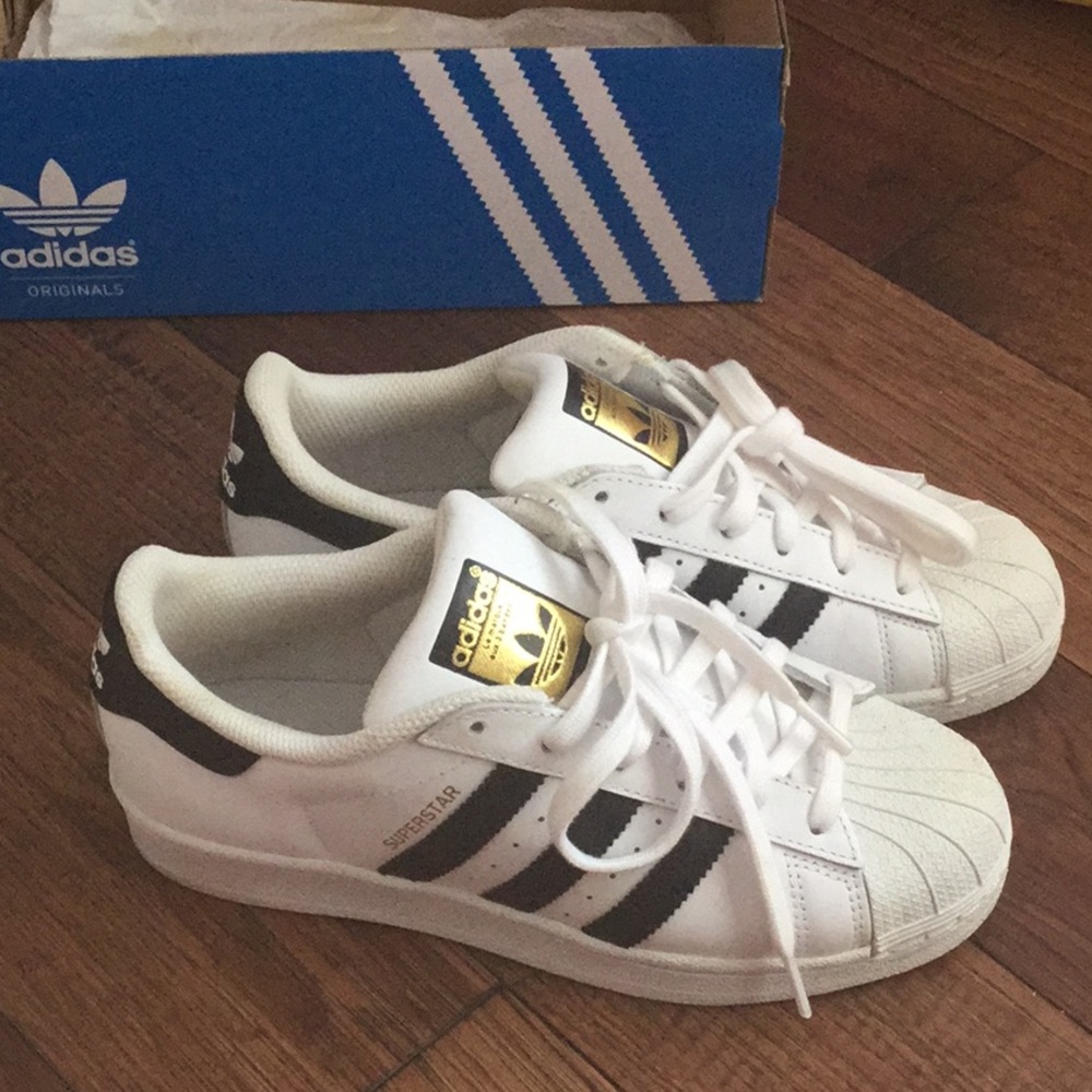 Low-top, tortoise shell, superstar adidas.
